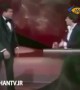 شوخی و بوکس نمایشی محمدعلی کلی و بازیگر معروف هالیوود در مراسم اسکار 
