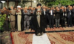 در شب میلاد امام حسن مجتبی(ع)جمعی از شاعران و اهالی فرهنگ و ادب با رهبر معظم انقلاب دیدارکردند در شب میلاد امام حسن مجتبی(ع)جمعی از شاعران و اهالی فرهنگ و ادب با رهبر معظم انقلاب دیدارکردند