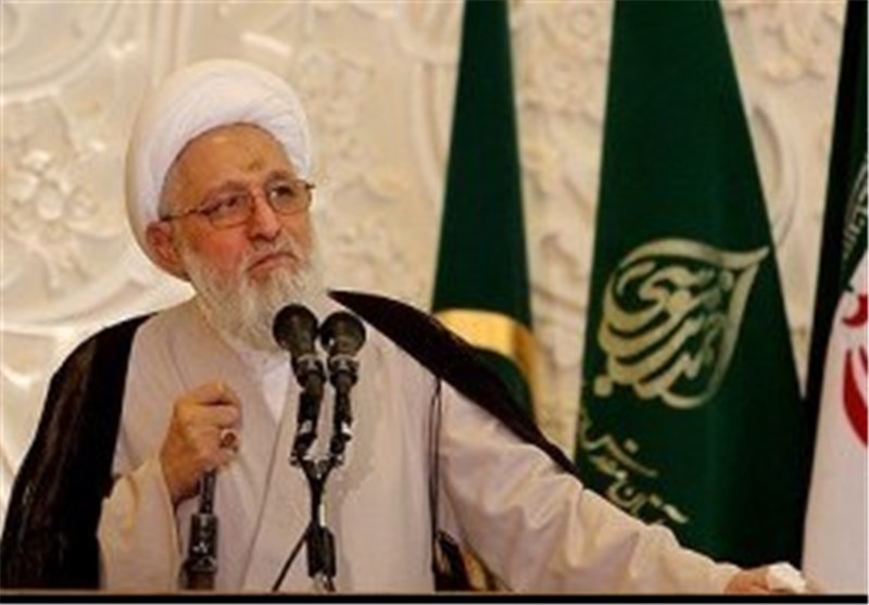 انتقاد امام جمعه از رقص مختلط در باغات شيراز