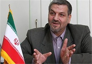 انتقاد کواکبیان از حقوق‌های نجومی
