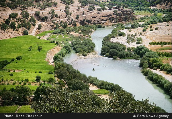 برداشت انار در روستای دورک اناری شهرکرد